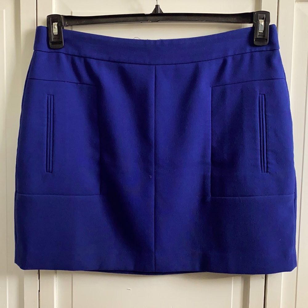 Ann Taylor Loft ponte mini skirt in a bright blue. Size 12